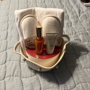 Luxury Spa Gift Set with Slippers and Body Lotion